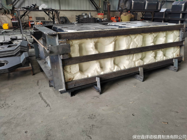 阶梯式河道挡土墙模具造价低，阶梯自嵌式挡土墙模具质量好