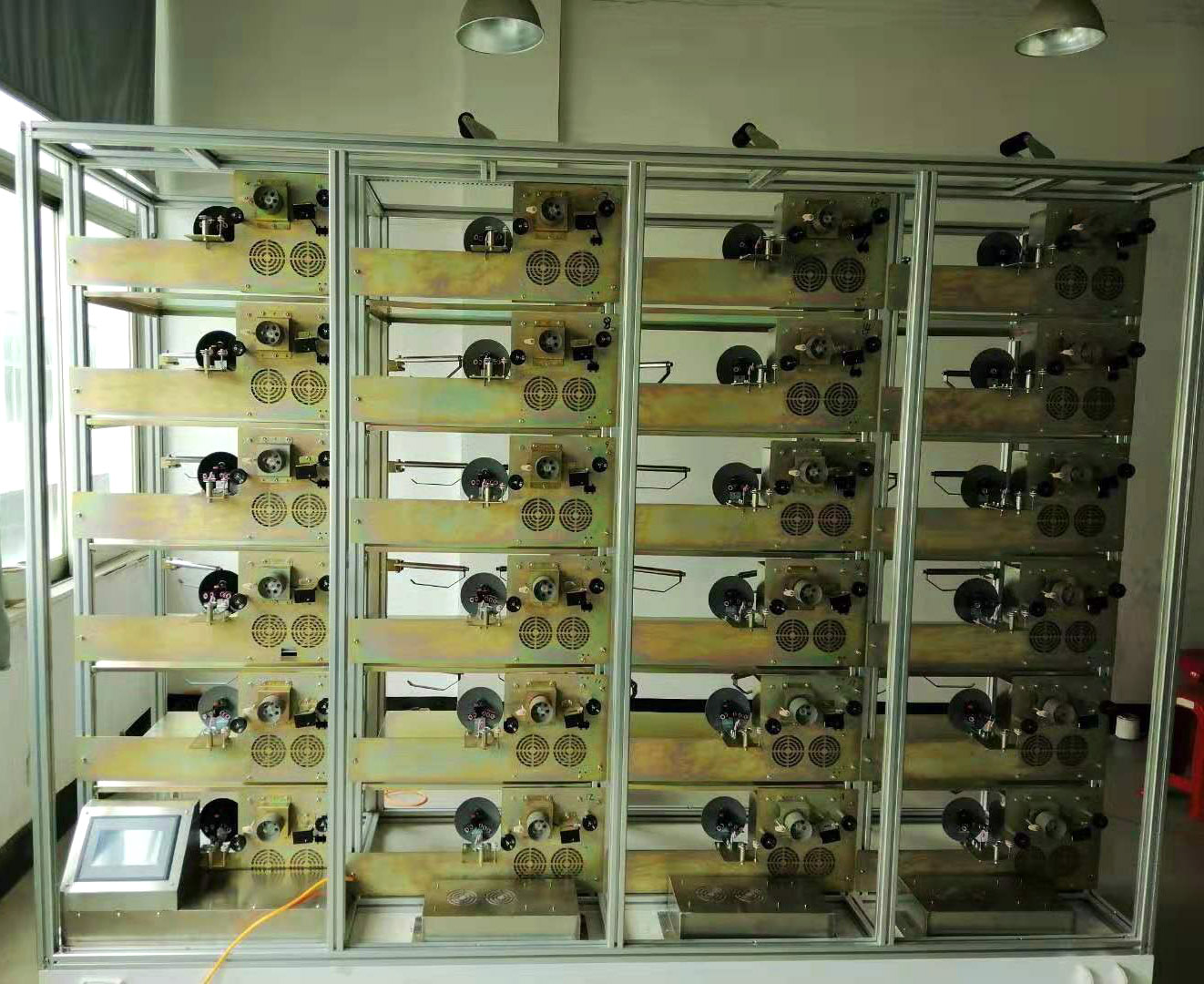 氨纶丝不停机放料