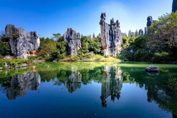 泸沽湖双飞单卧8日游