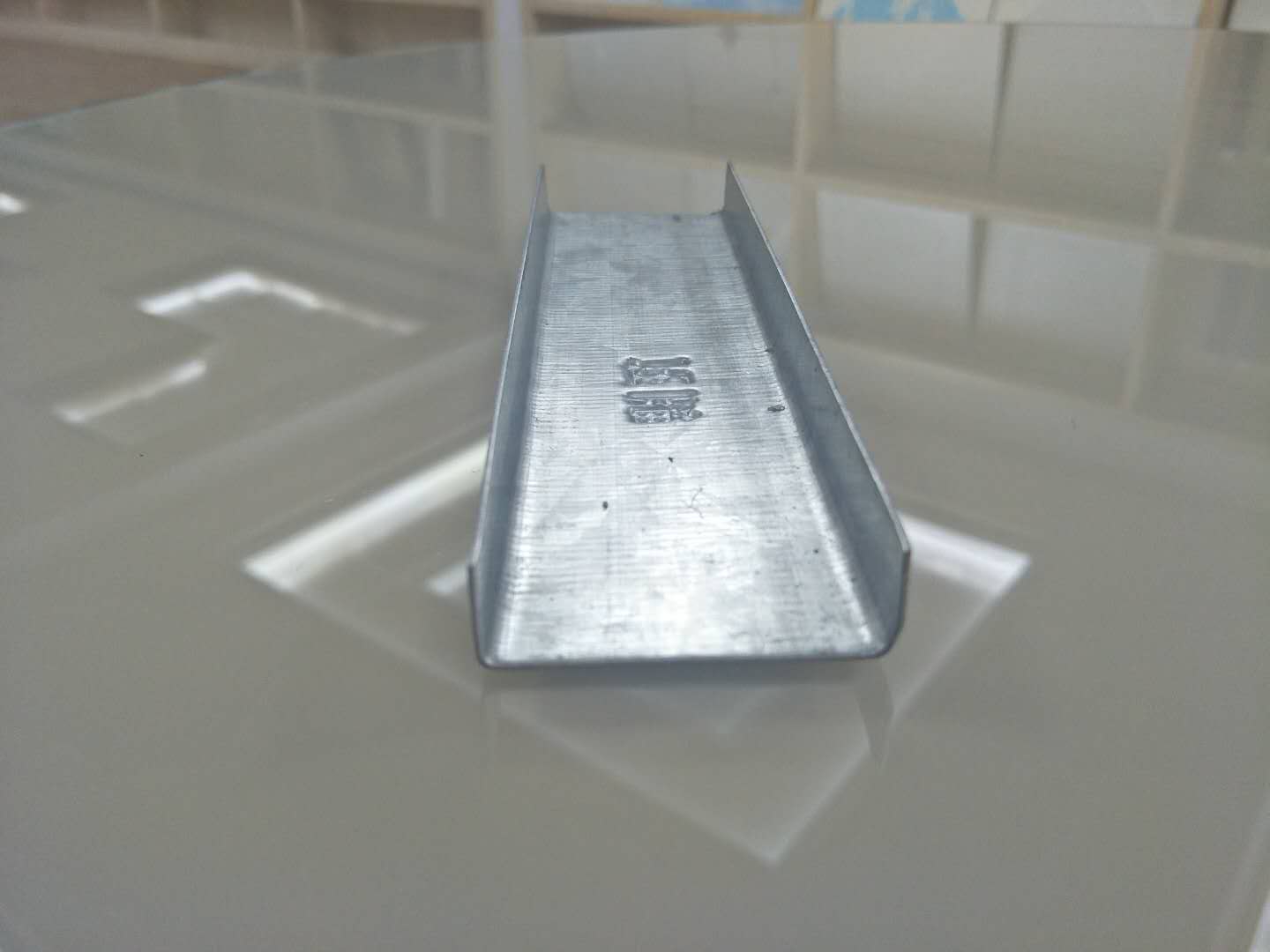 主骨