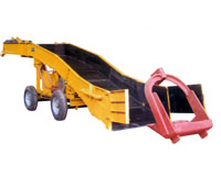 耙斗装岩机