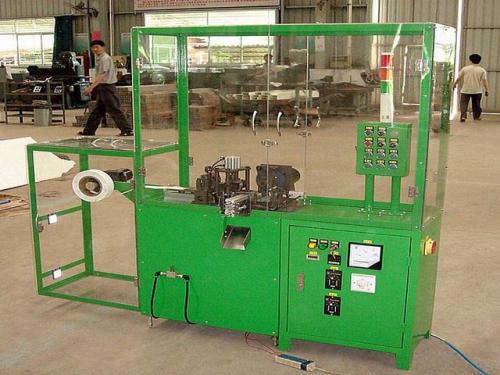 汽车隔离纸卷机