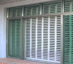 双层静音彩铝卷闸门