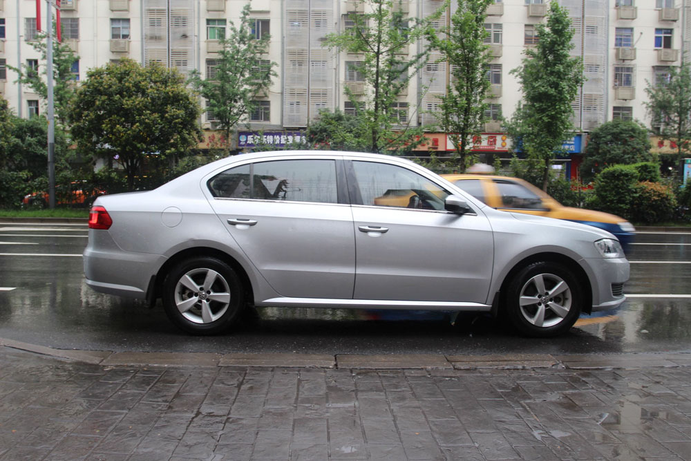 汽车喷涂中出现“斑纹”要怎么解决？龙岩汽车外观喷涂