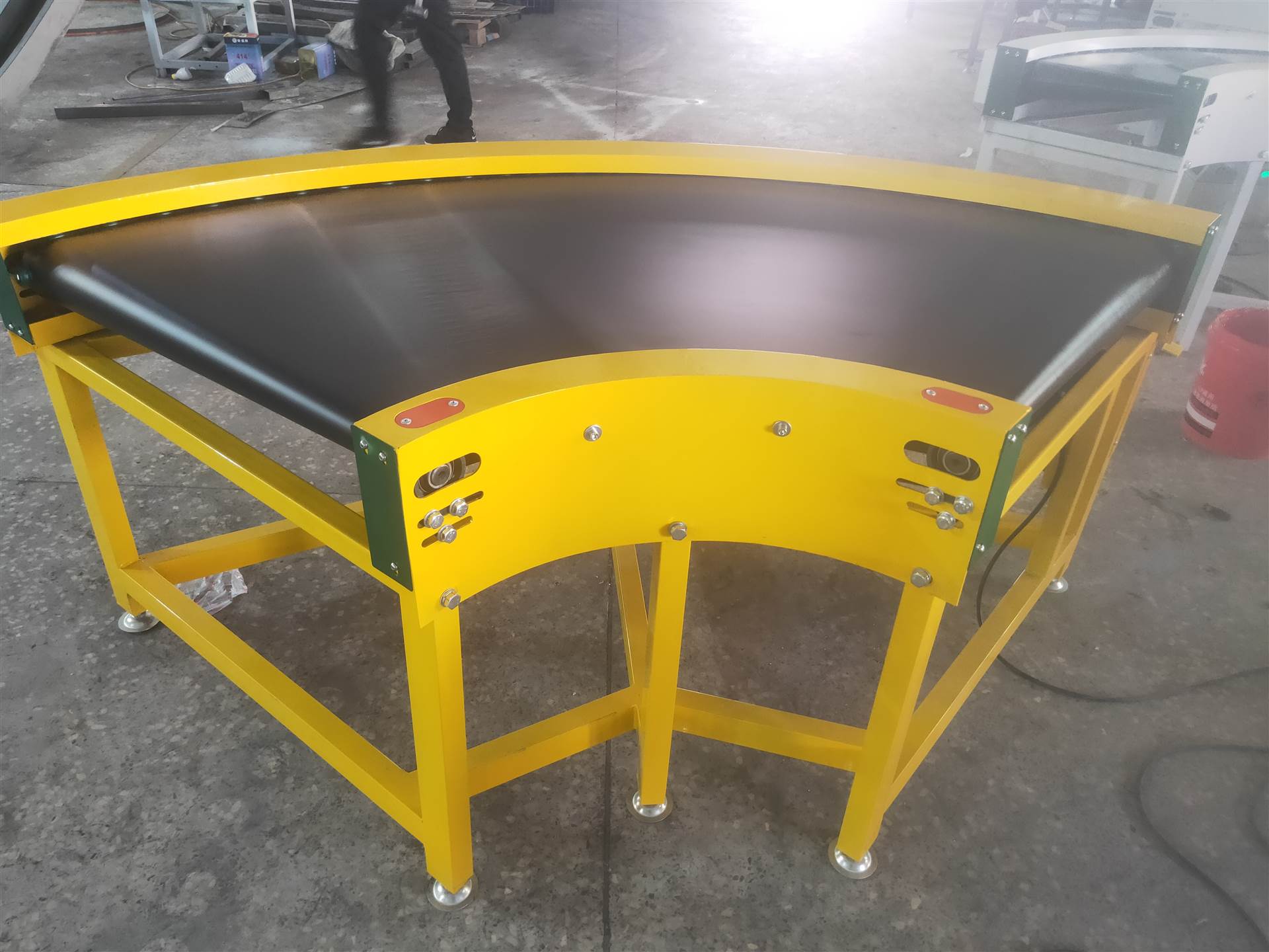 广东90度皮带导轮转弯机