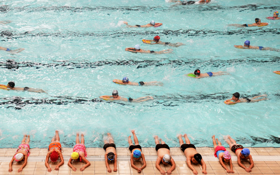 龙岩暑期夏令营游泳活动
