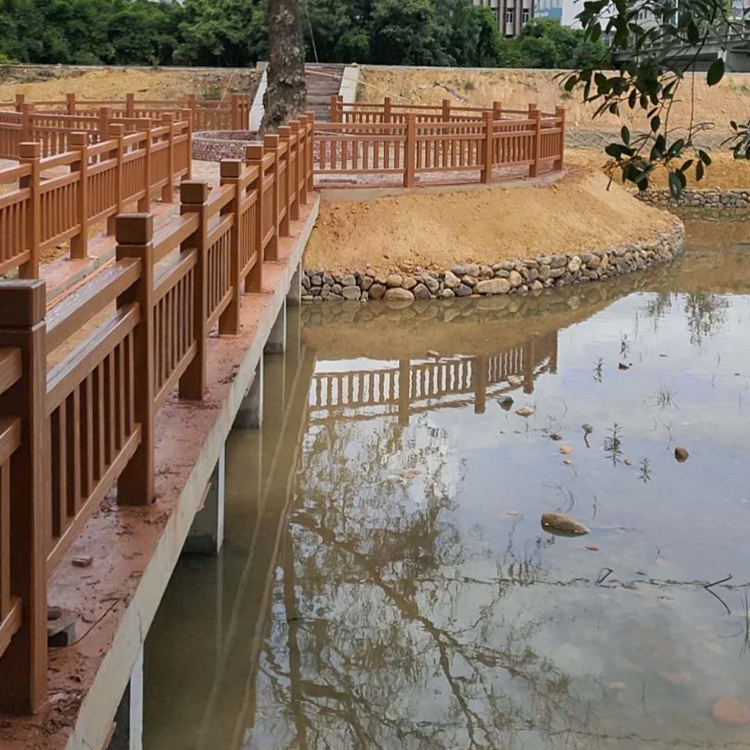 龙岩公园湖边装饰护栏