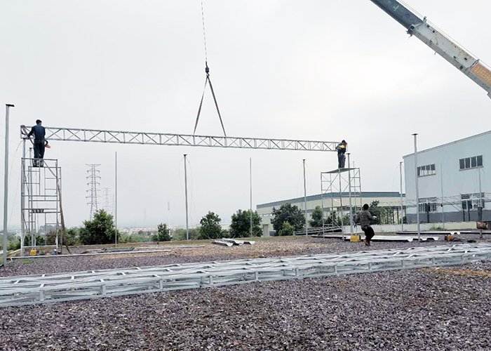 客户大棚搭建中