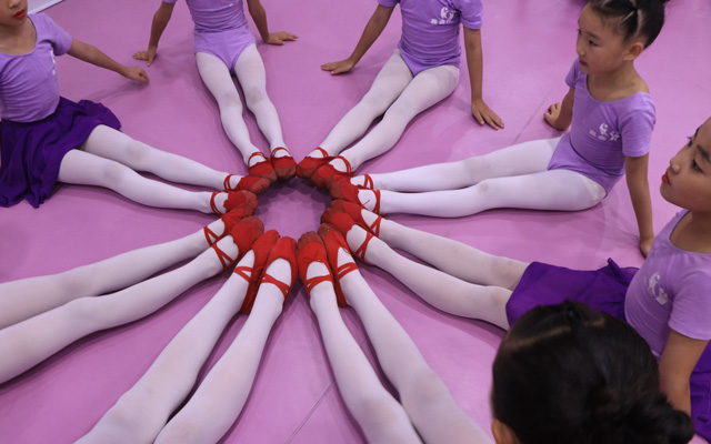 舞蹈形体练习&mdash;&mdash;勾绷脚