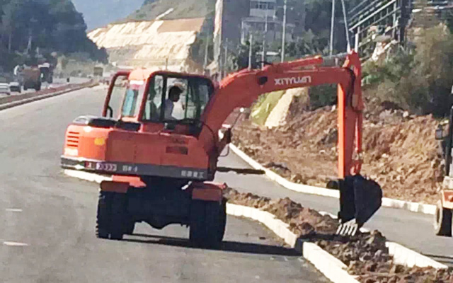 龙岩闽方土石方小编给您简单介绍下机械设备维修常识