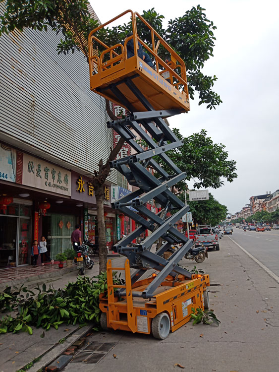 龙岩高空曲臂车租赁