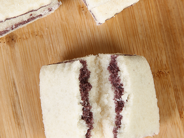 龙岩黑米味茯苓糕